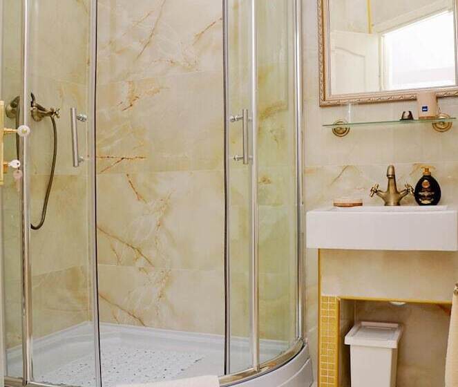 بنسيون Apartments & Rooms Flowers