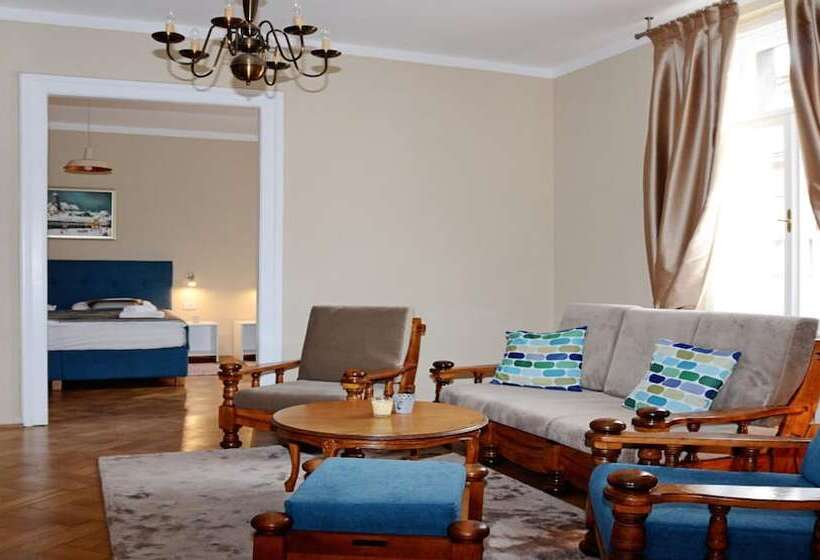 פנסיון Apartments & Rooms Flowers