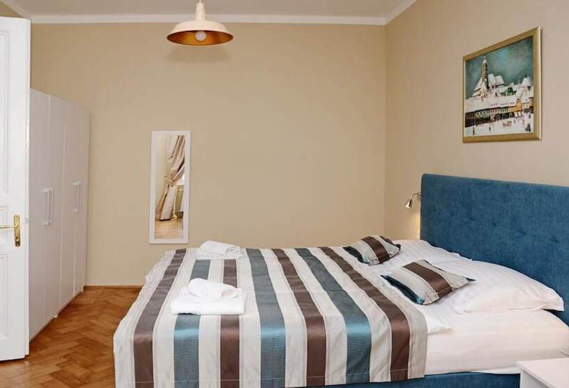 פנסיון Apartments & Rooms Flowers