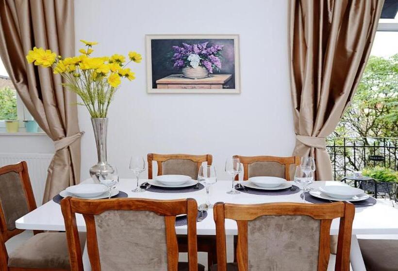 بنسيون Apartments & Rooms Flowers