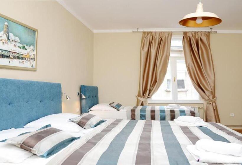 بنسيون Apartments & Rooms Flowers