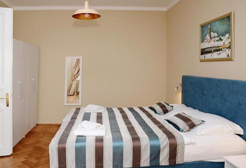 بنسيون Apartments & Rooms Flowers