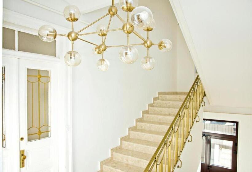 بنسيون Apartments & Rooms Flowers