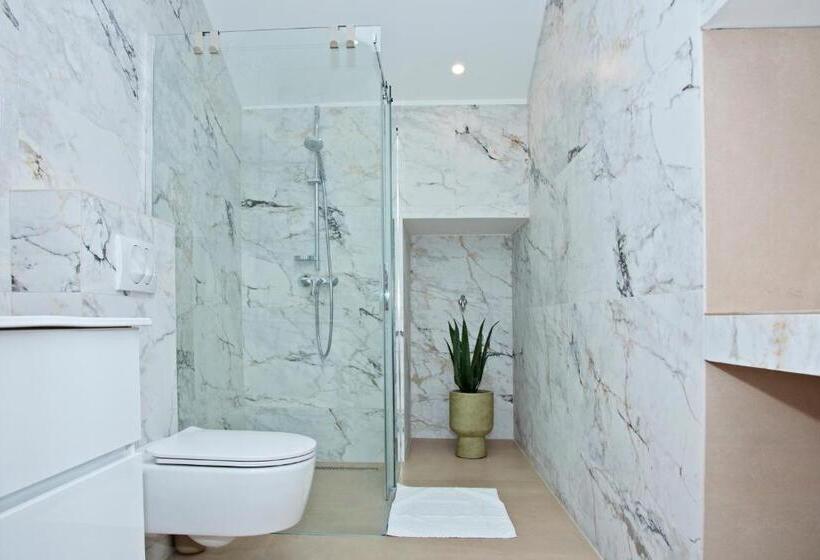 بنسيون Apartments & Rooms Flowers