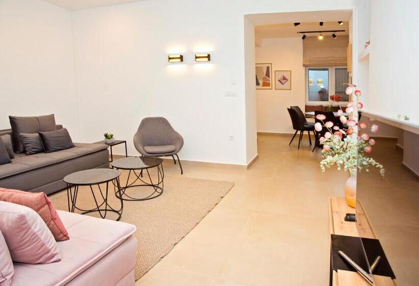 بنسيون Apartments & Rooms Flowers