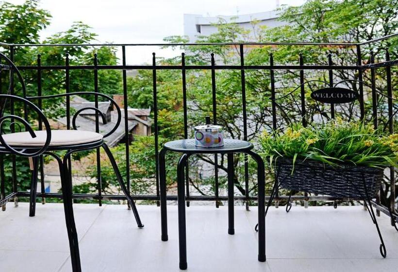 פנסיון Apartments & Rooms Flowers