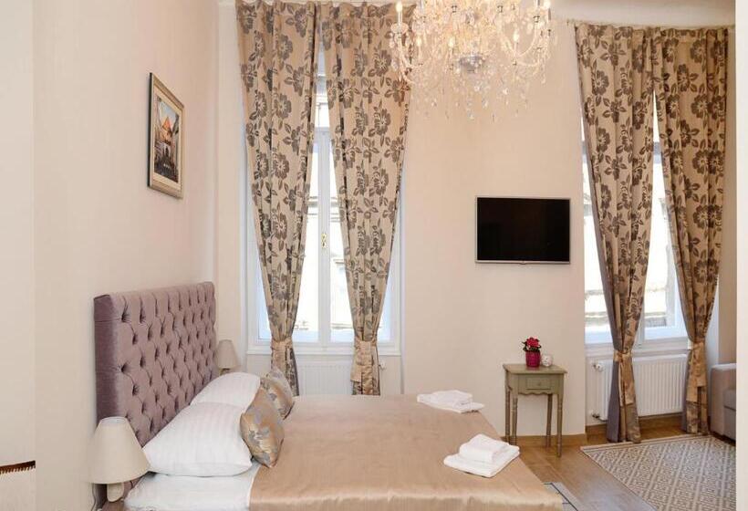 بنسيون Apartments & Rooms Flowers