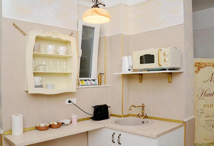 بنسيون Apartments & Rooms Flowers