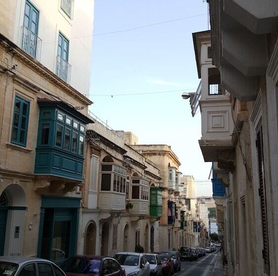 پانسیون D Townhouse Boutique Suites