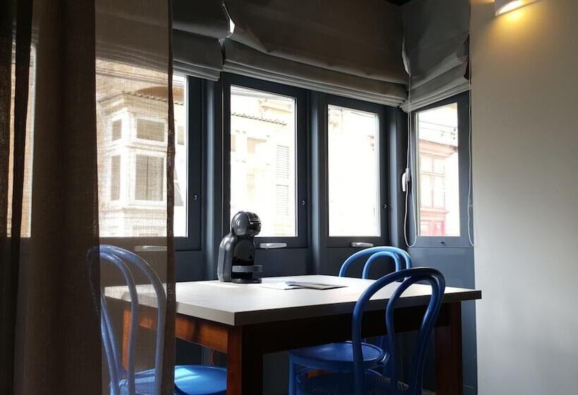 پانسیون D Townhouse Boutique Suites