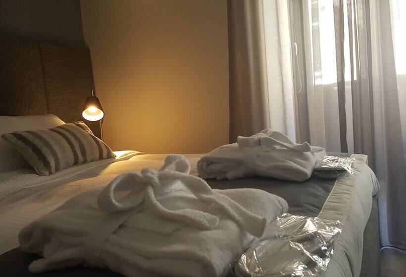 پانسیون D Townhouse Boutique Suites