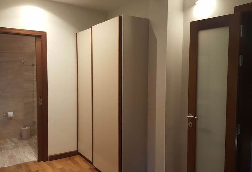 پانسیون D Townhouse Boutique Suites