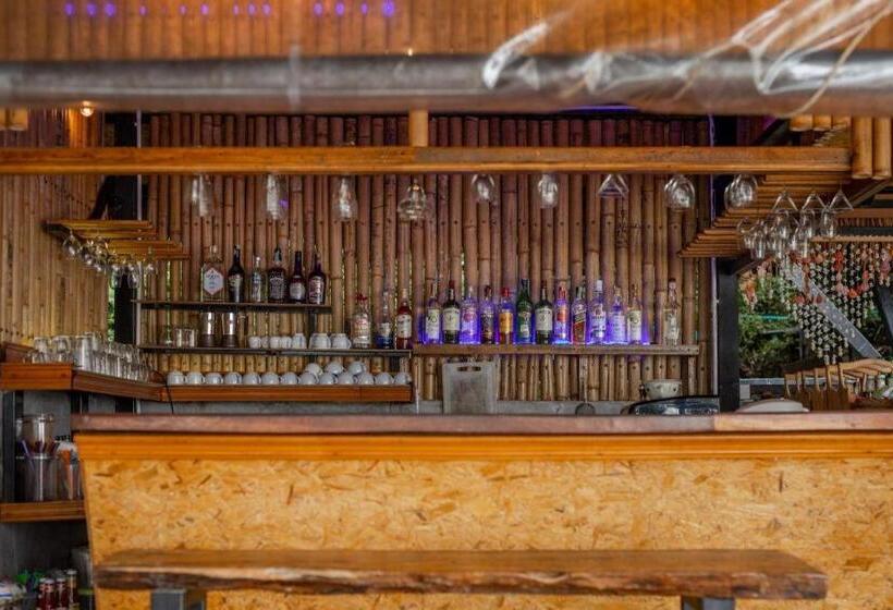 פנסיון Decho Beach Resort