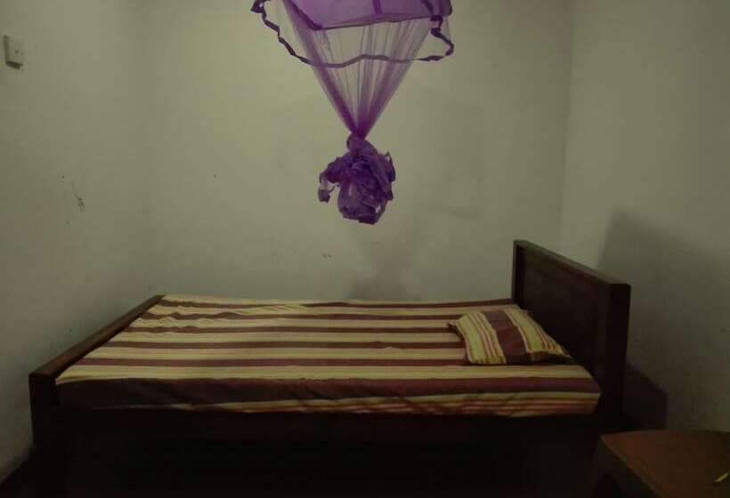 פנסיון Mango Shade