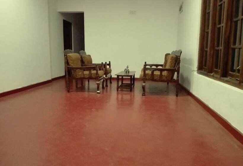 פנסיון Mango Shade