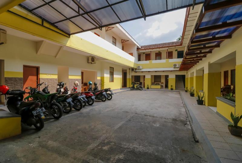 펜션 Reddoorz Plus @ Slamet Riyadi