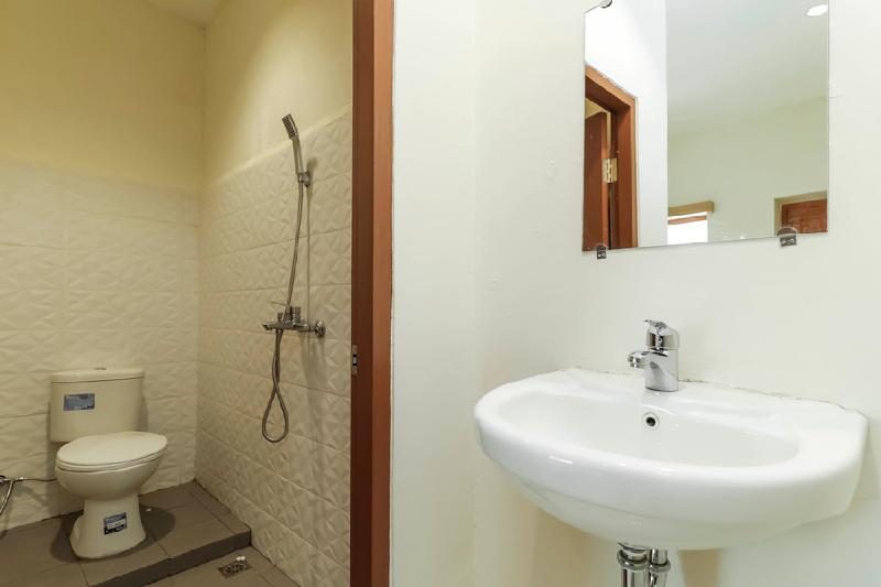 Пансион Reddoorz Plus @ Slamet Riyadi