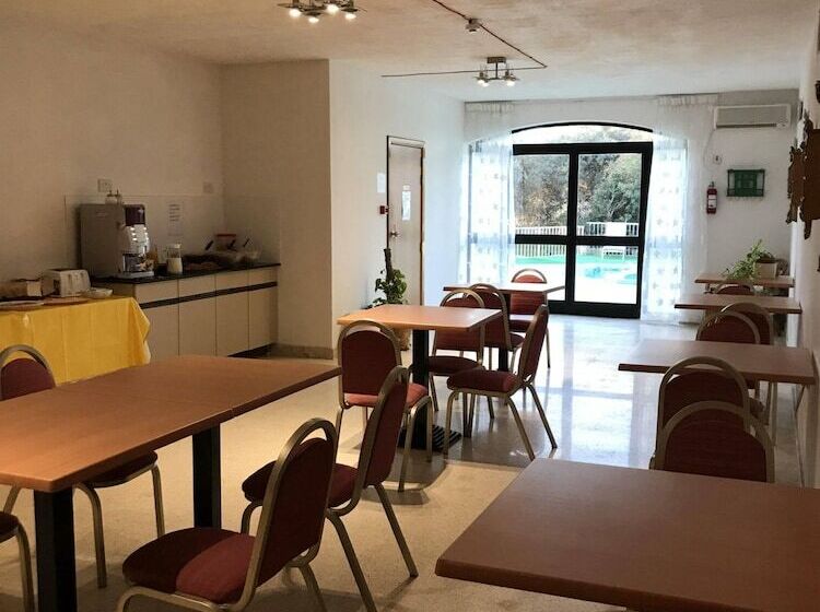 پانسیون White Star