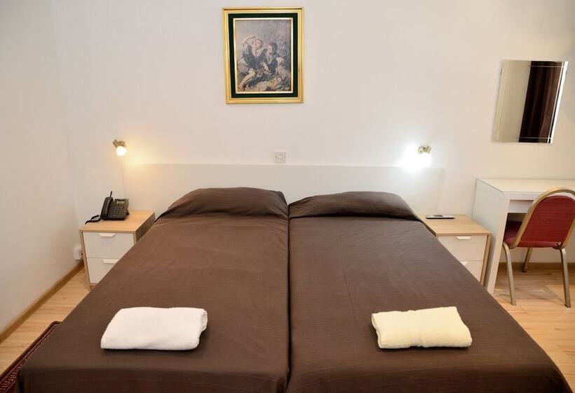 پانسیون White Star