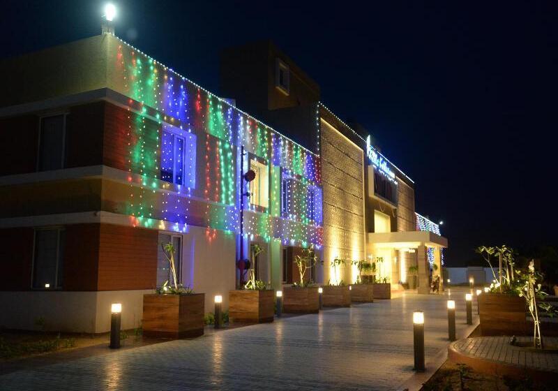 Resort Club Mahindra Dwarka