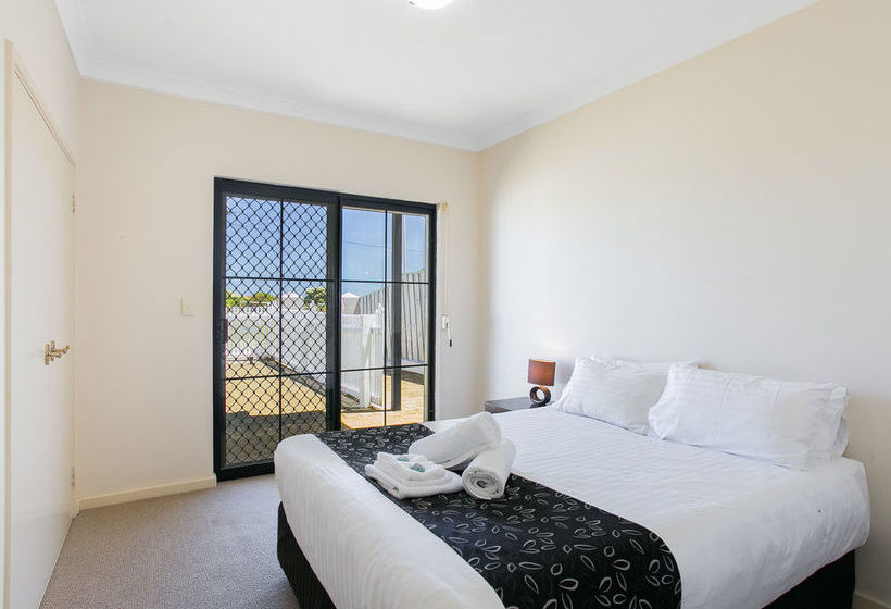 Beach Rd Villas By Rockingham Apartments