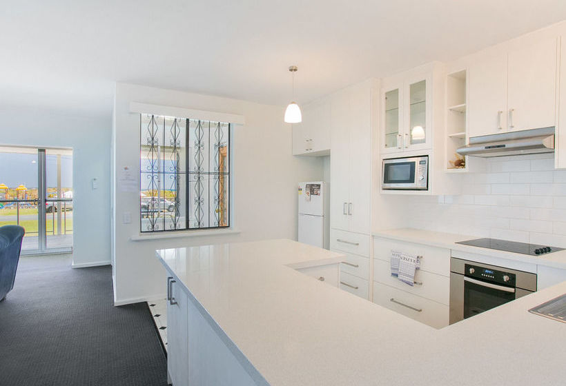 Beach Rd Villas By Rockingham Apartments