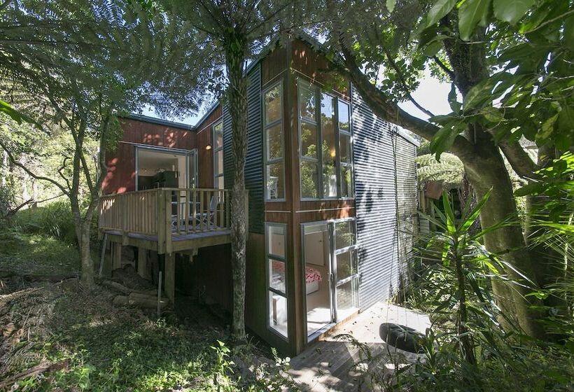 Ted S Cottage Near Little Oneroa Beach