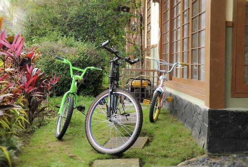 Villa Kota Bunga Ade