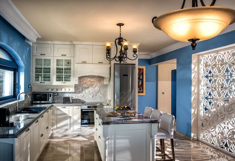 Villa Santorini, Wine Dark Sea Villas