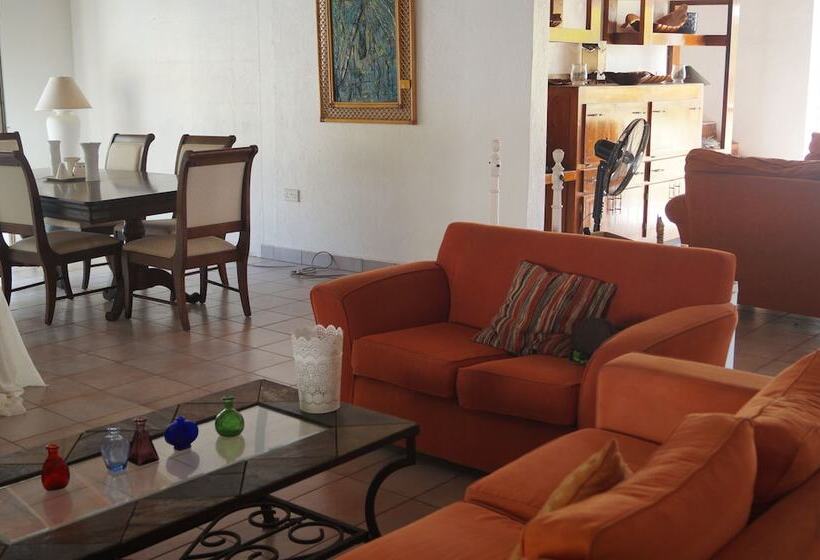 تختخواب و صبحانه A Private Room In Paradise, Vieux Fort