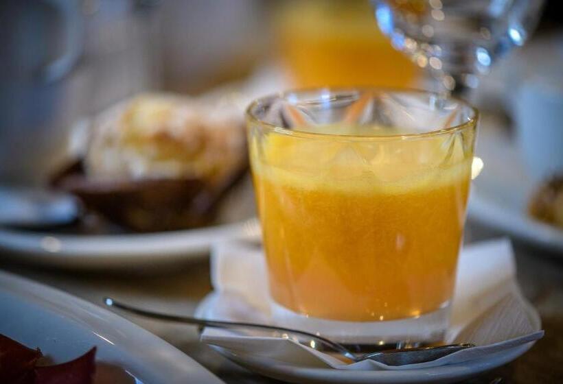 مبيت وإفطار Bernina Express Rooms