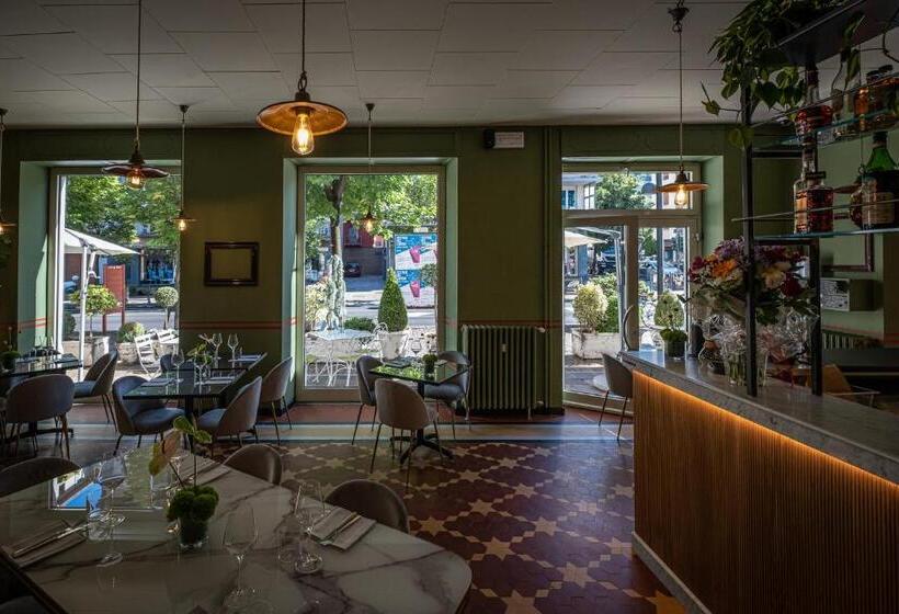 مبيت وإفطار Bernina Express Rooms