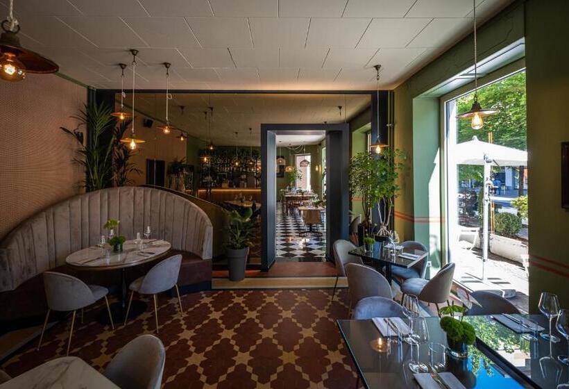 مبيت وإفطار Bernina Express Rooms