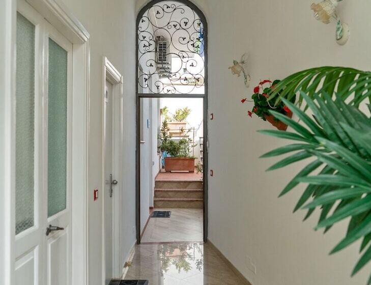 ベッドアンドブレックファースト Capri Dreaming