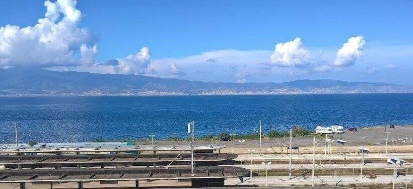 تختخواب و صبحانه Central House