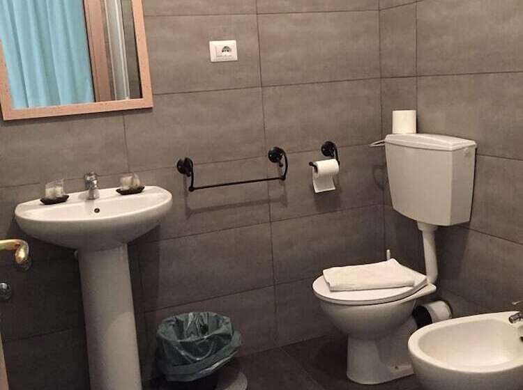 تختخواب و صبحانه Central House