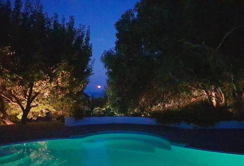 Bed and Breakfast La Villa Rossa