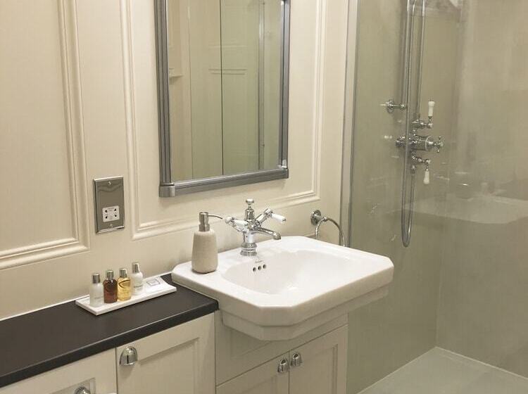 مبيت وإفطار Netherdale House And Coach House