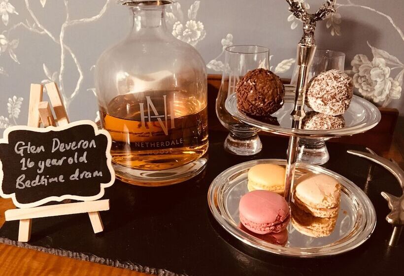 مبيت وإفطار Netherdale House And Coach House