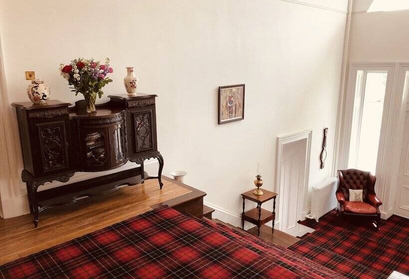 مبيت وإفطار Netherdale House And Coach House