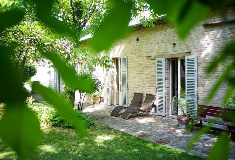 مبيت وإفطار Palazzo Romani Adami