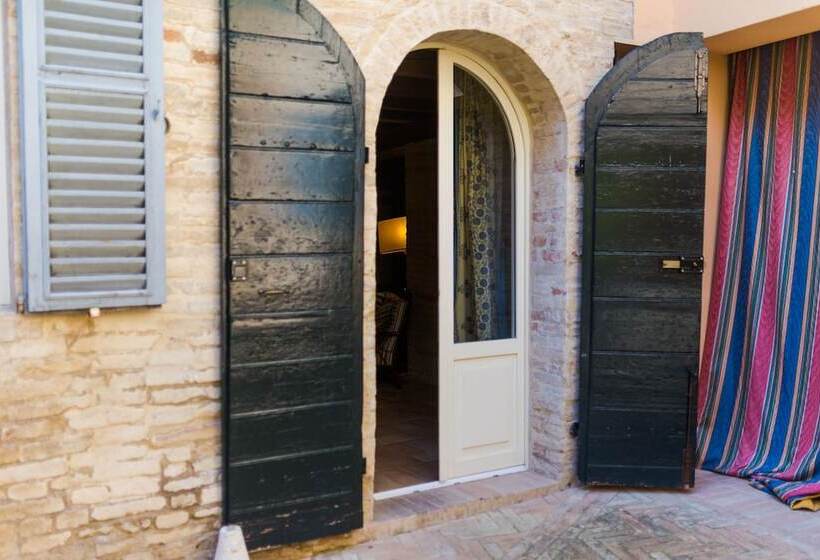 مبيت وإفطار Palazzo Romani Adami