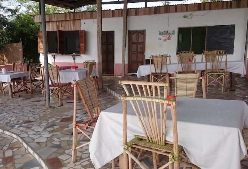 Busua Paradiso Beach Resort