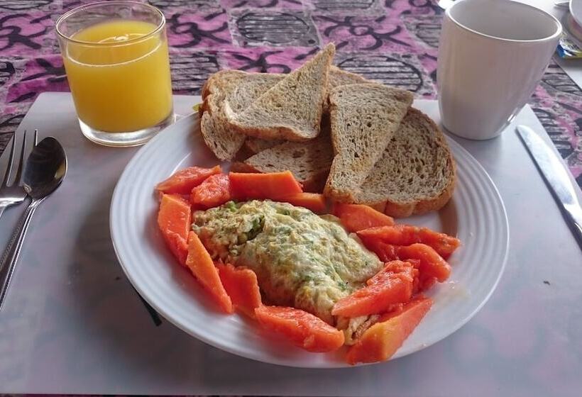 Busua Paradiso Beach Resort