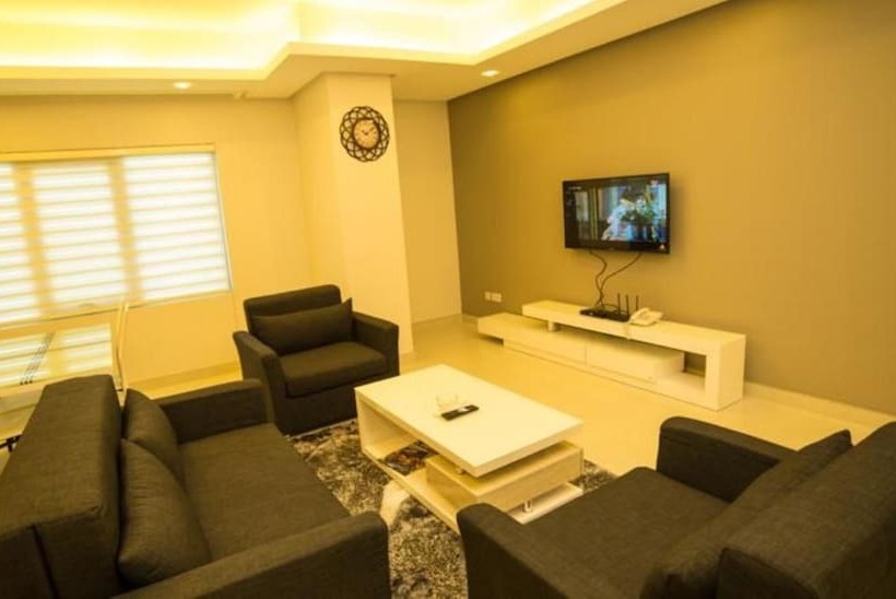 Golden Rose Luxury Suites