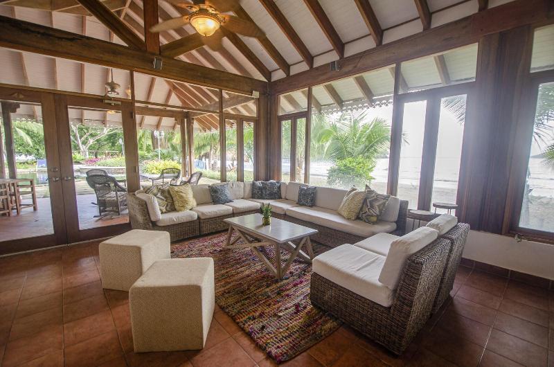 פונדק Villa Marina Lodge & Condos