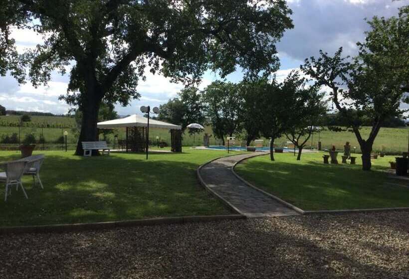 Отель Agriturismo Podere Delle Querci