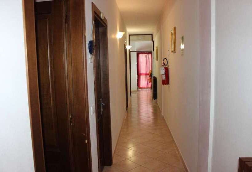 فندق Albergo Ristorante Pizzeria La Bocca Di Bacco