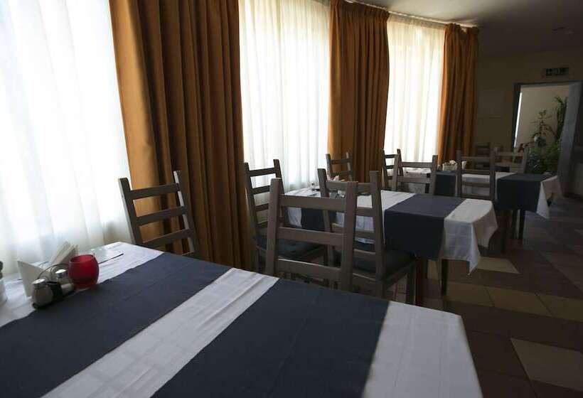 בית מלון כפרי Antis House Uninn