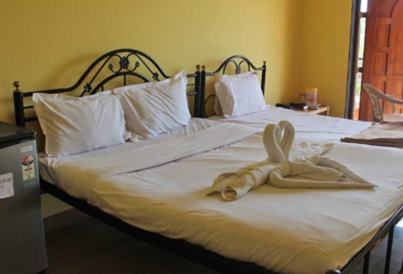 호텔 Ashish Resort